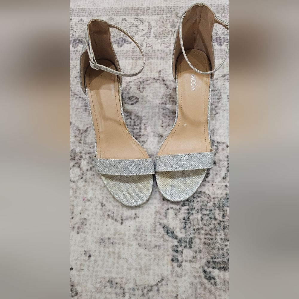 Elegant Silver Women's Sandals Top MODA